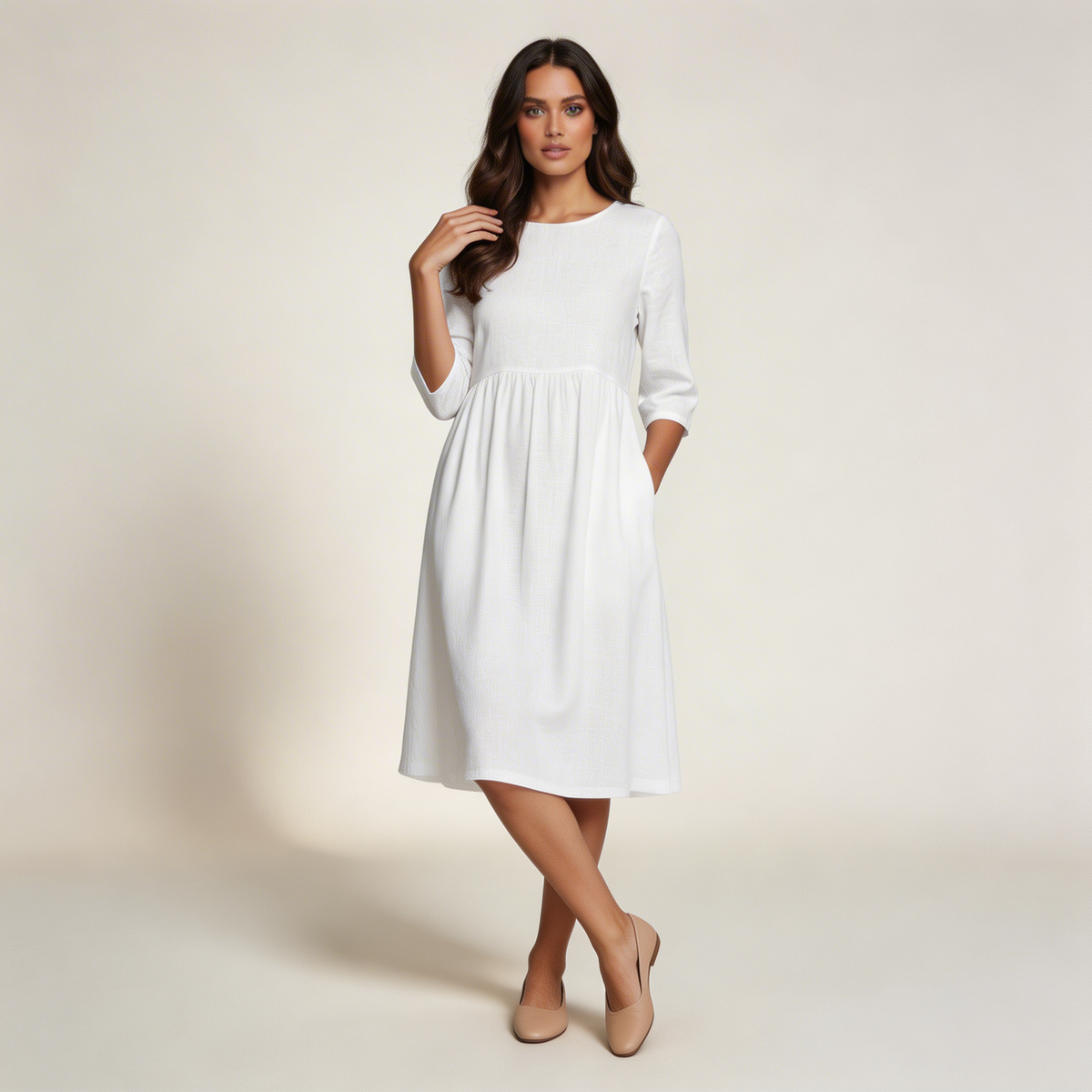 Midi jurk met ronde hals en halve mouwen in wit