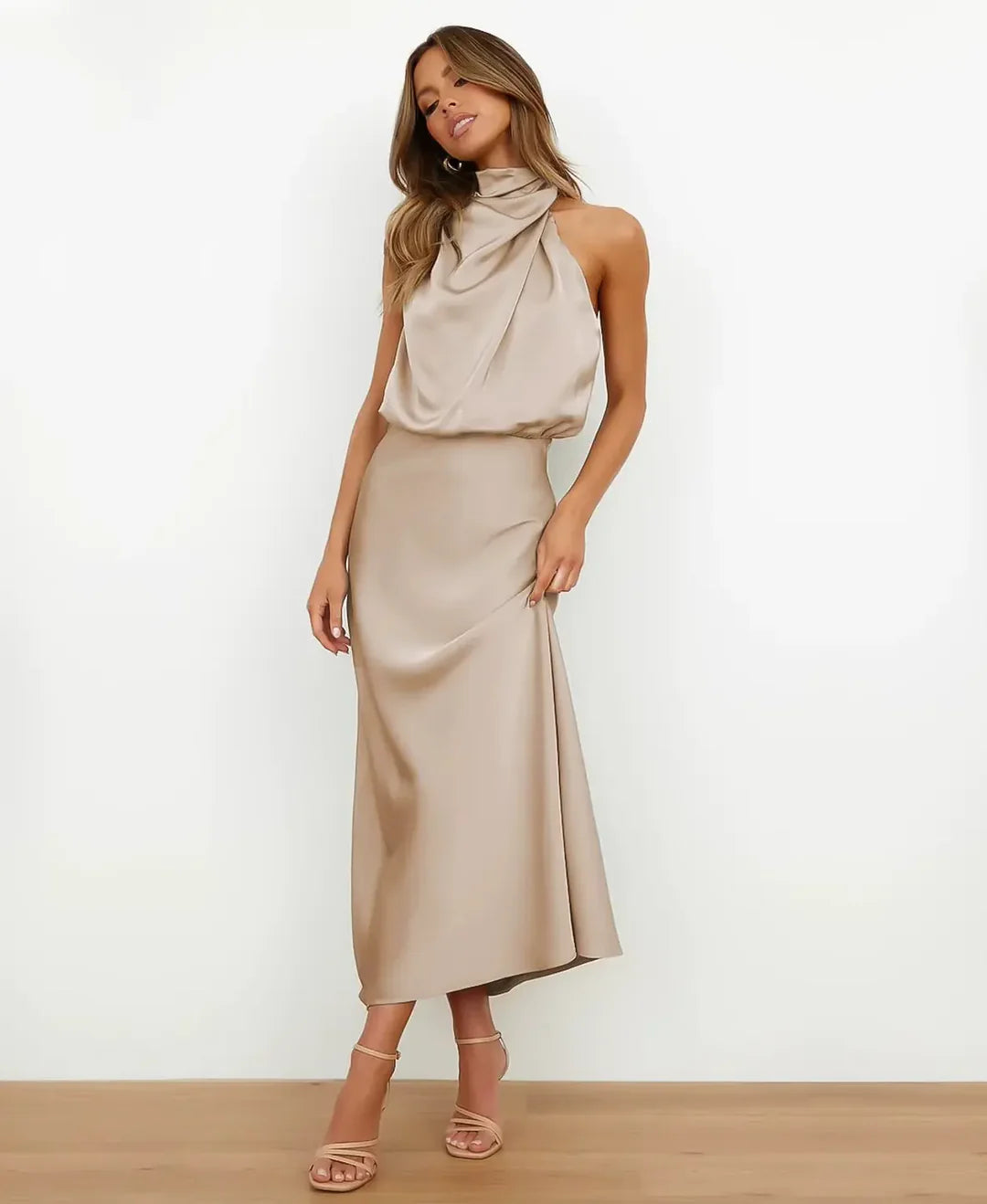 Midi jurk met satijnlook en halterhals voor dames