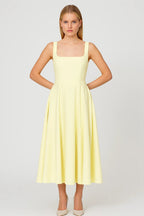 Elegante midi jurk met vierkante halslijn
