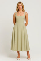 Elegante midi jurk met vierkante halslijn