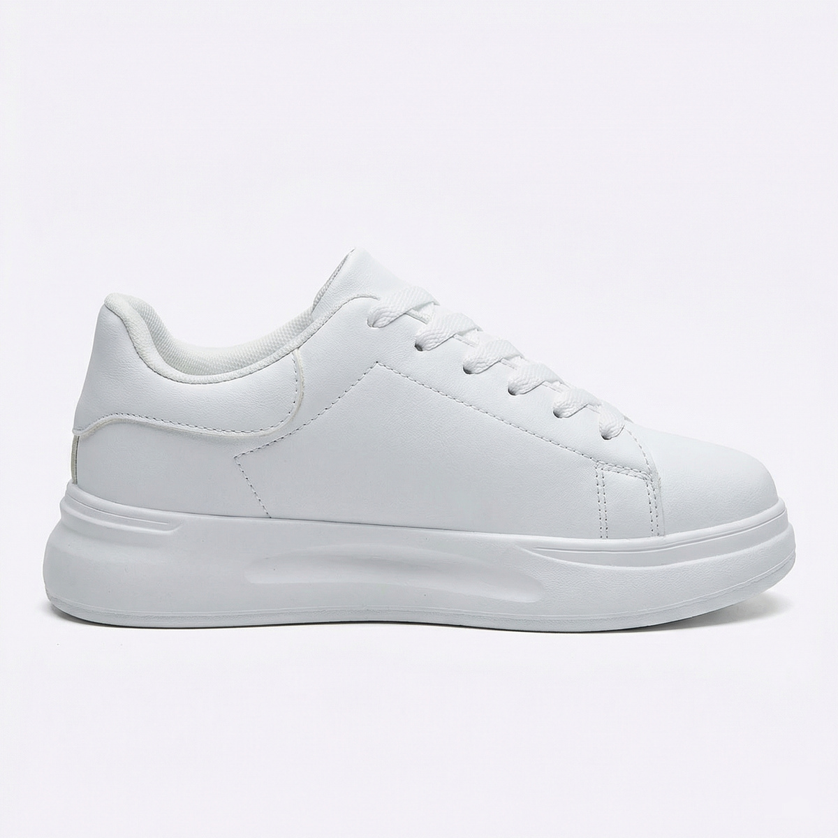 Minimalistische sneakers met soepele zool in wit