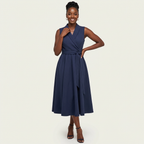 Mouwloze midi jurk met strikceintuur in blauw