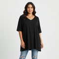 Oversized T-shirt met V-hals in zwart