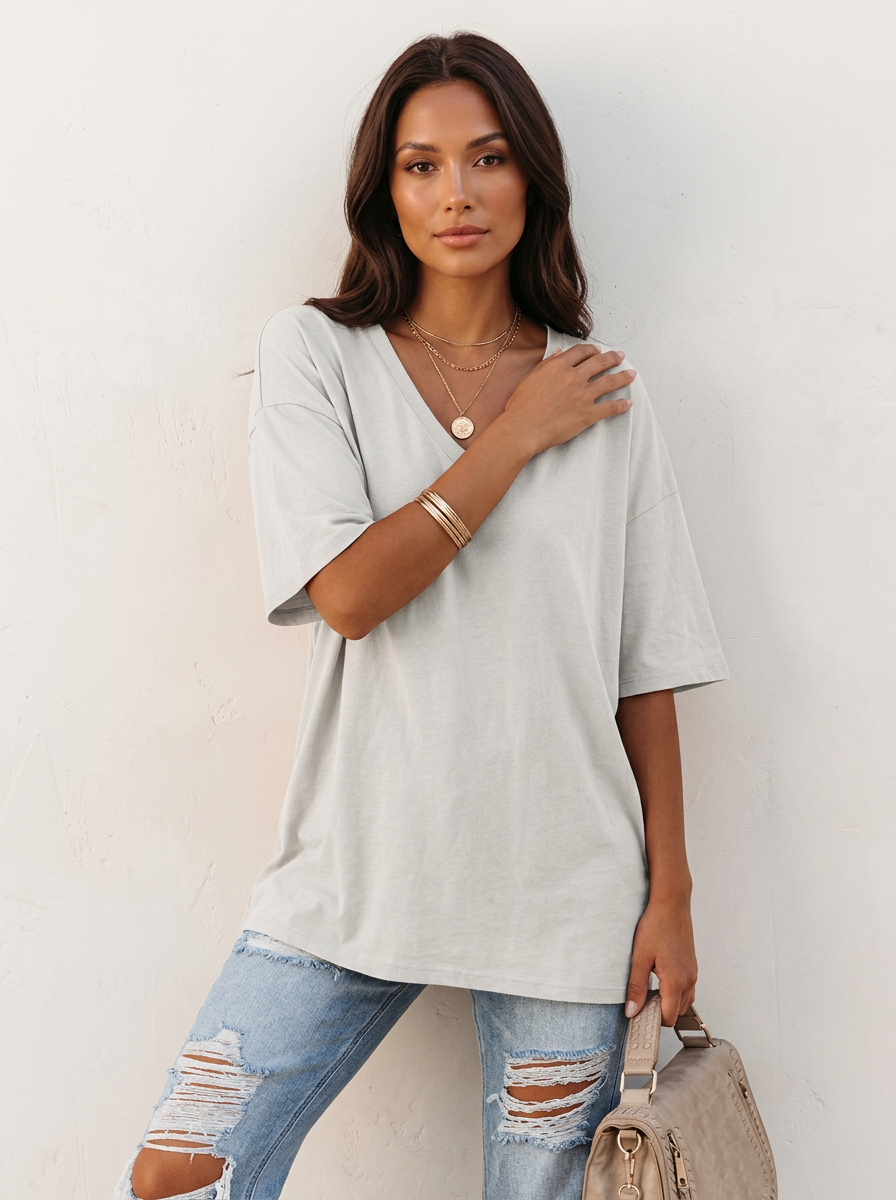 Oversized T-shirt met V-hals in wit