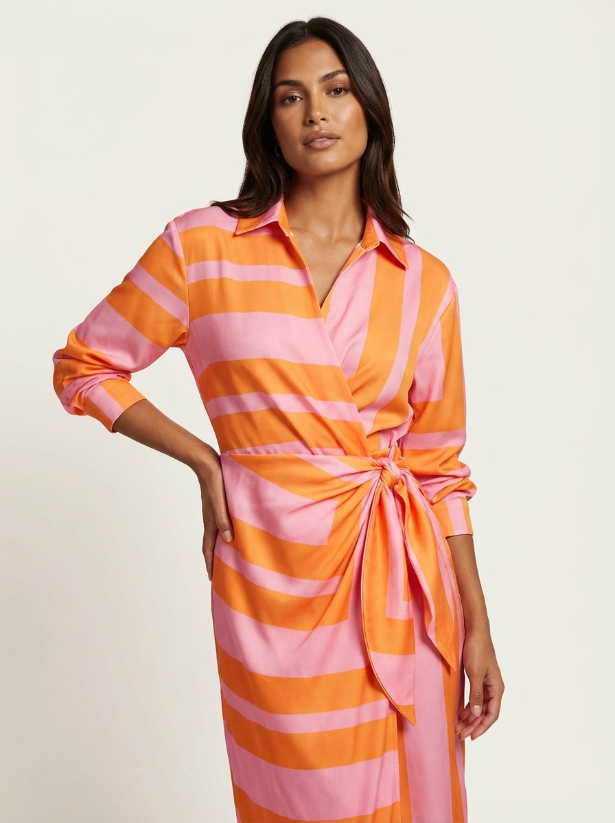 Overslagjurk met print en tailleband in oranje/roze
