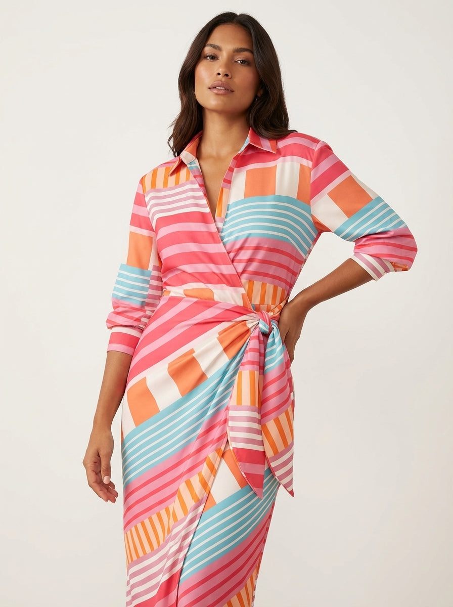 Overslagjurk met print en tailleband in roze/blauw