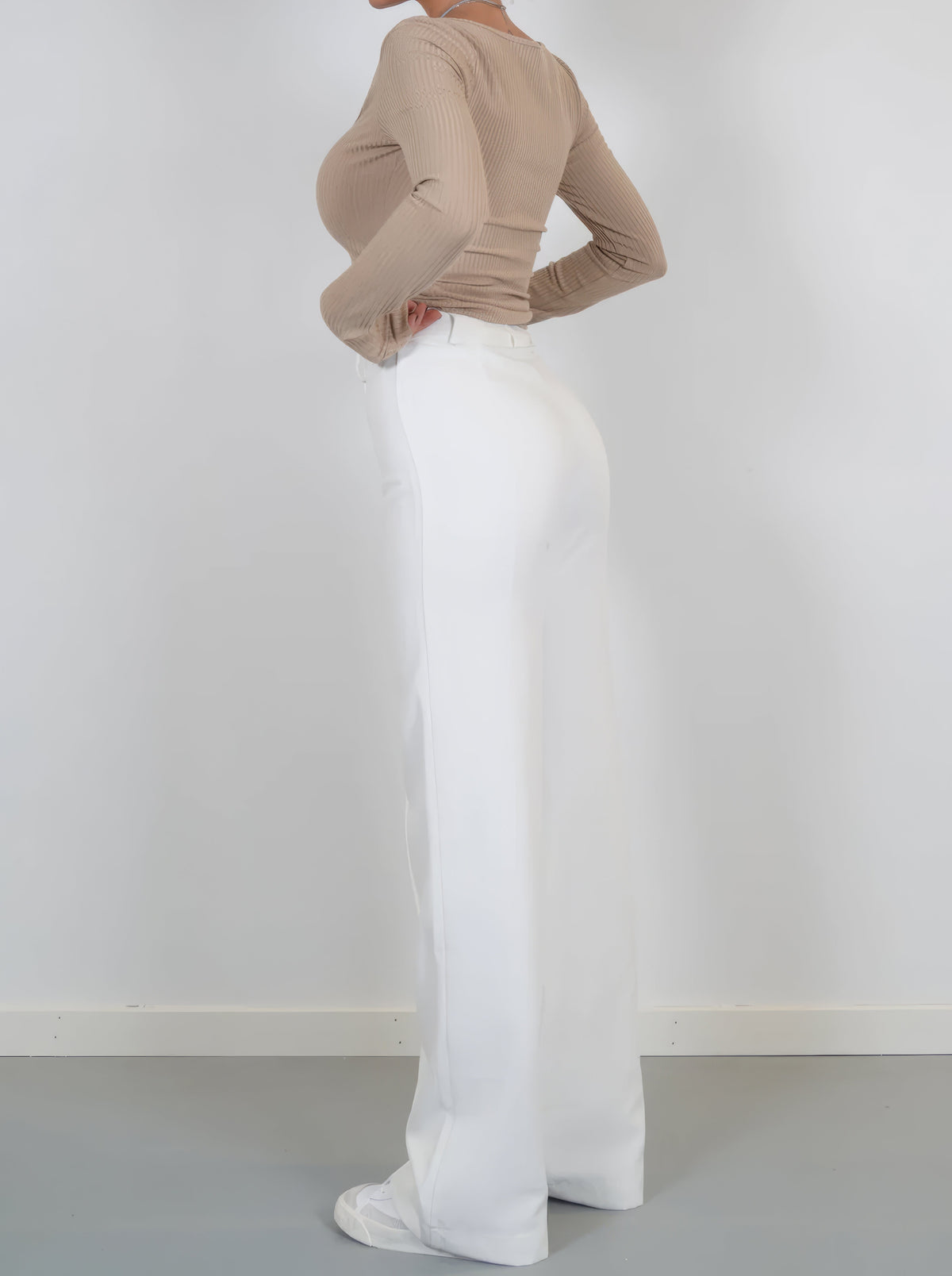Rechte pantalon met hoge taille en soepele val voor dames