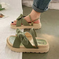 Sandalen met strikdetail en elastische hielband in groen