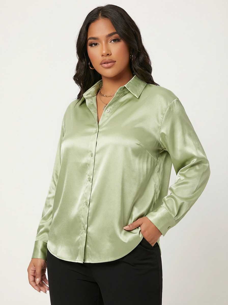 Satijnen blouse met kraag en knoopsluiting in groen