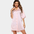 Nachthemd in satijnlook met knopen en split voor dames in roze