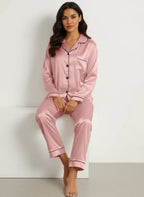 Satijnen pyjama set met knoopsluiting voor dames in roze