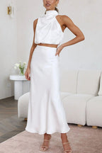 Satijnen set met haltertop en maxi rok in wit