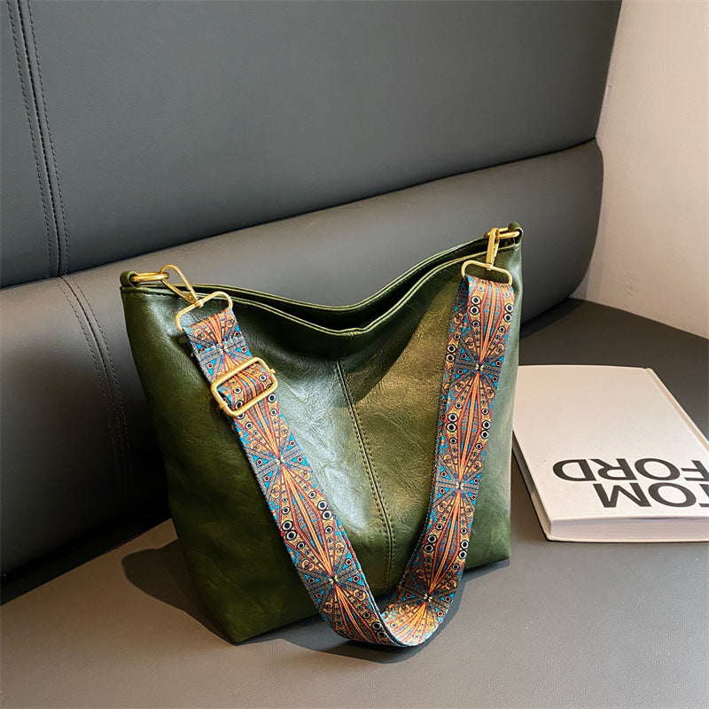 Schoudertas met bohemian schouderband voor dames in groen