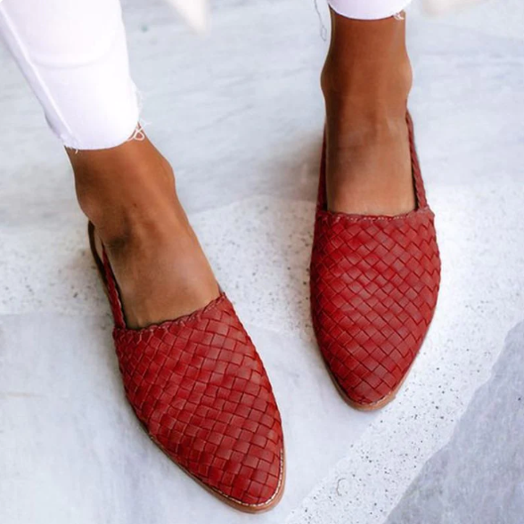 Slingback loafers met gevlochten afwerking in rood