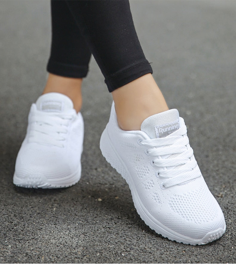 Sneakers met mesh bovenwerk en schokdempende zool voor dames