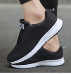 Sneakers met mesh bovenwerk en schokdempende zool voor dames