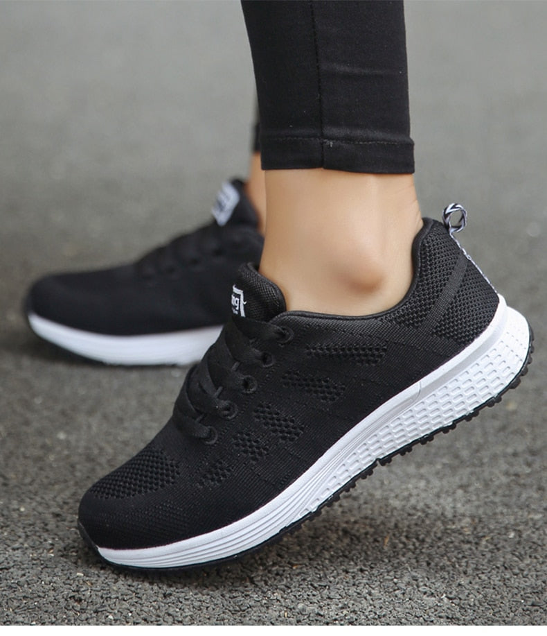 Sneakers met mesh bovenwerk en schokdempende zool voor dames