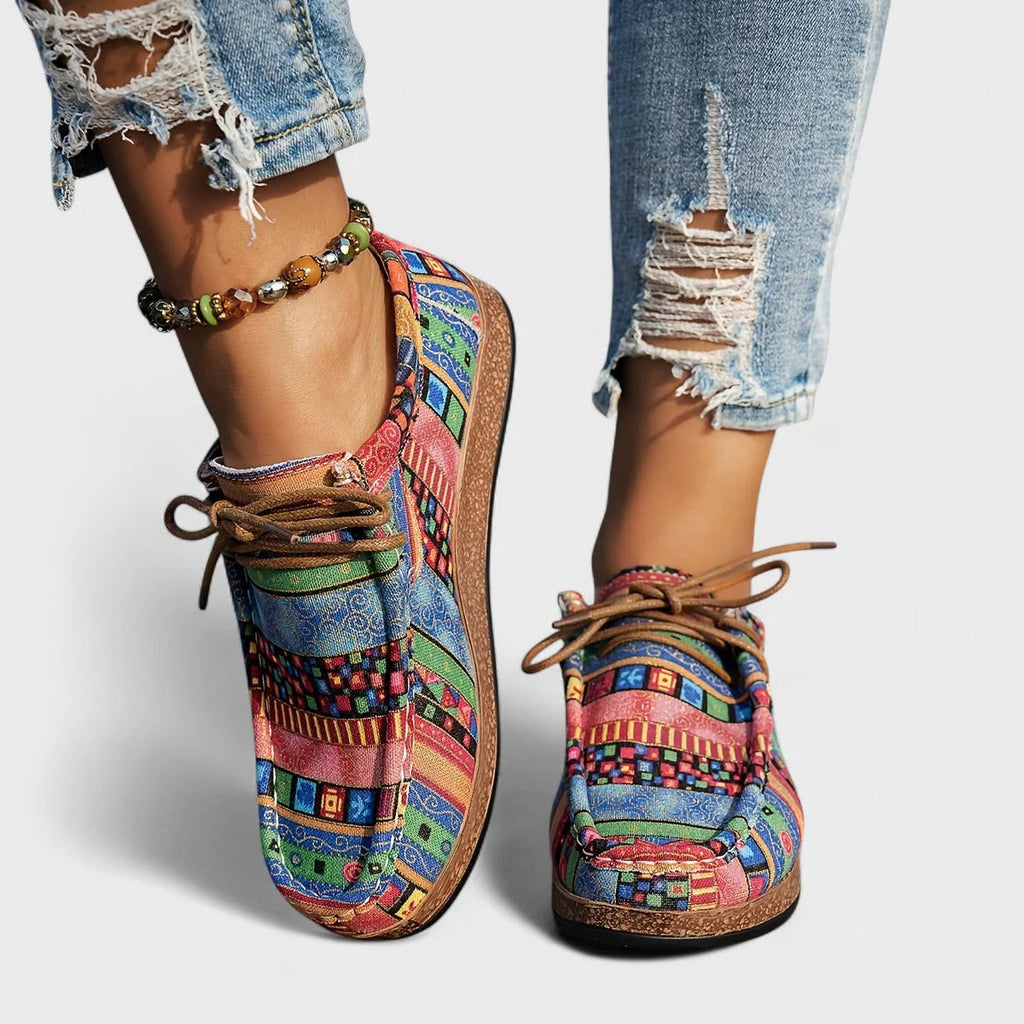Sneakers met artistiek patroon en stevige zool in groen