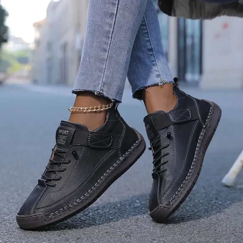 Sneakers met veters en klittenbandsluiting voor dames in zwart