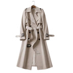 Trenchcoat met strikceintuur en dubbele knoopsluiting voor dames in beige
