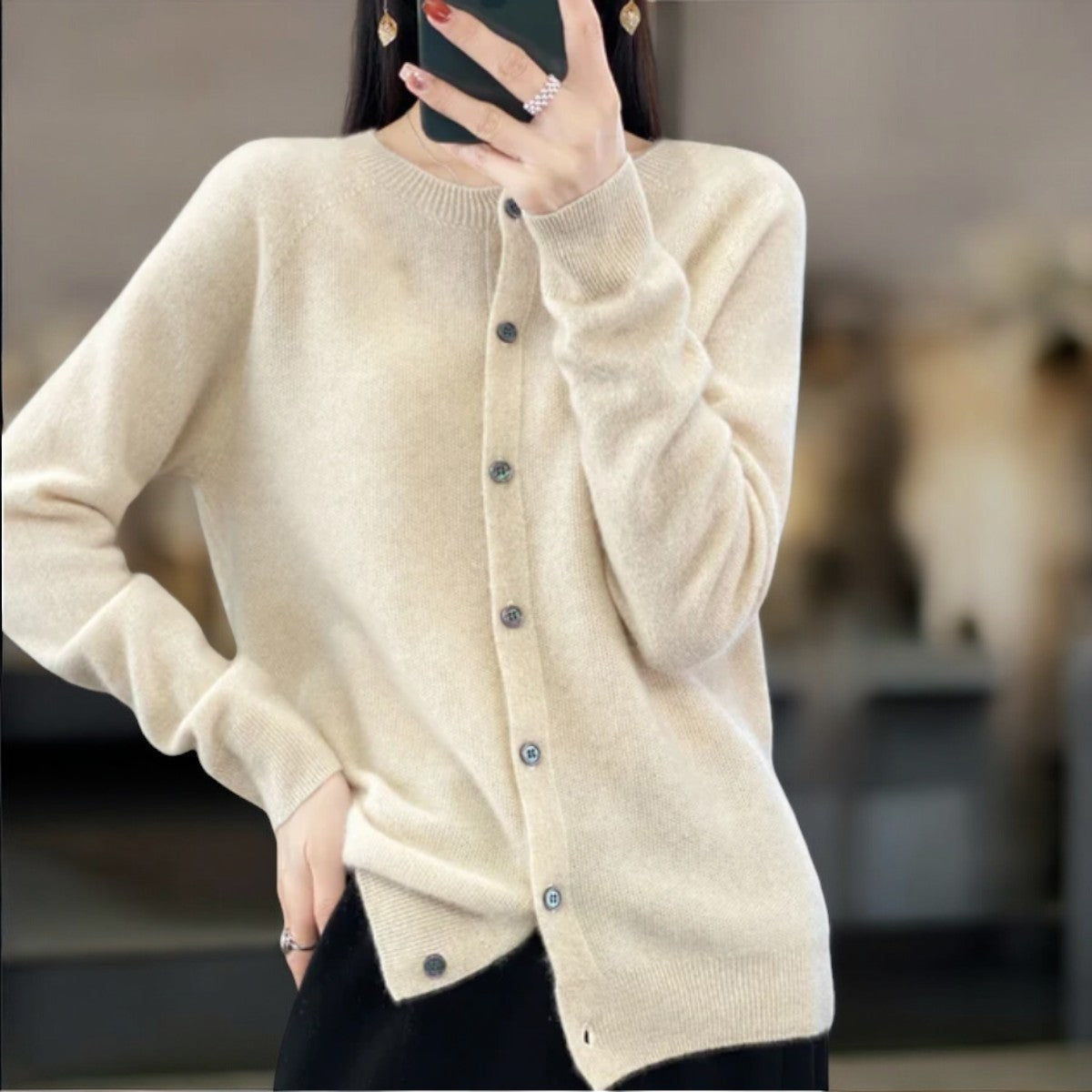 Vest met fijne knoopsluiting en tijdloze snit voor dames in beige