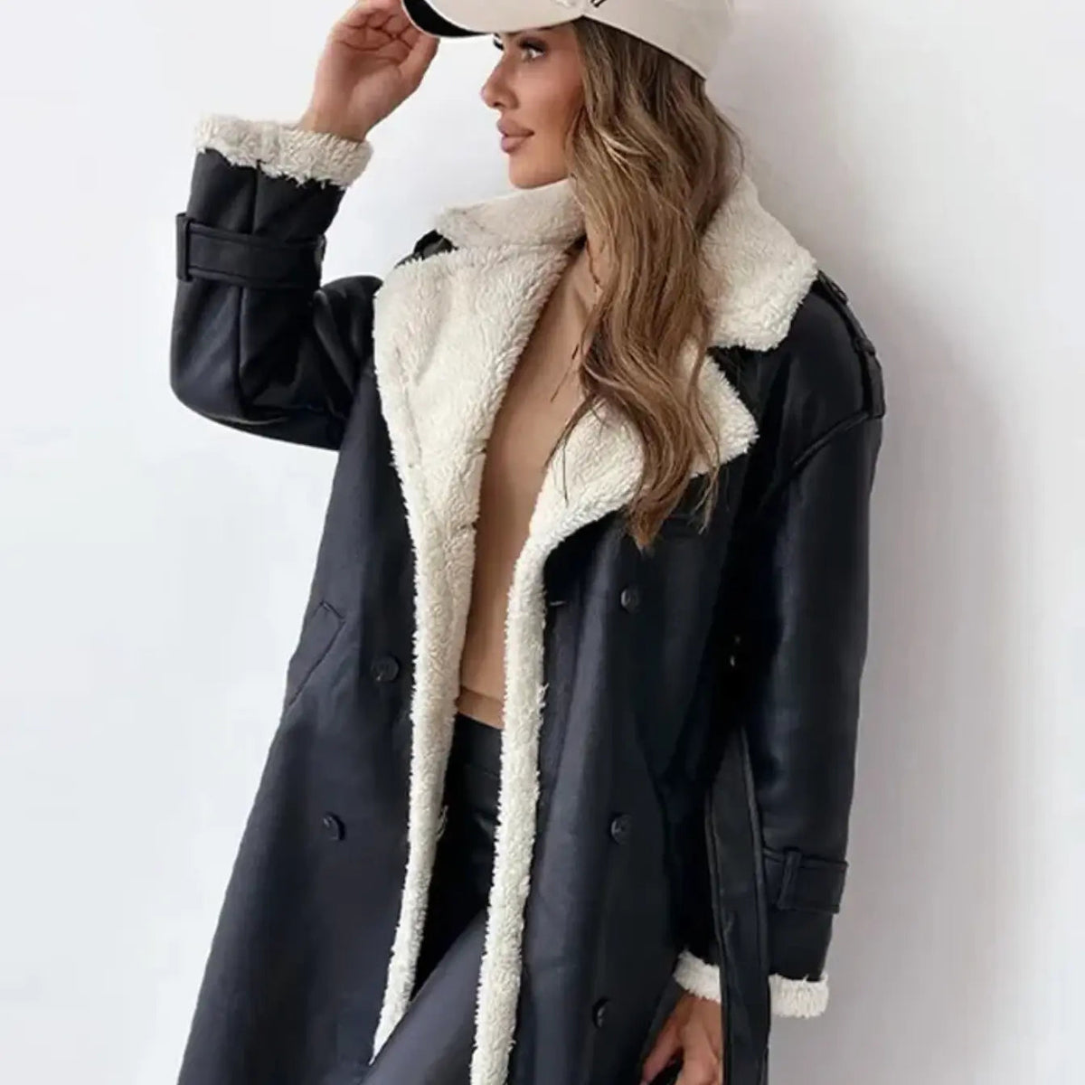 Winterjas met teddykraag en brede revers voor dames