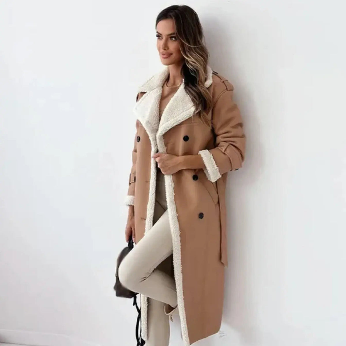 Winterjas met teddykraag en brede revers voor dames in khaki
