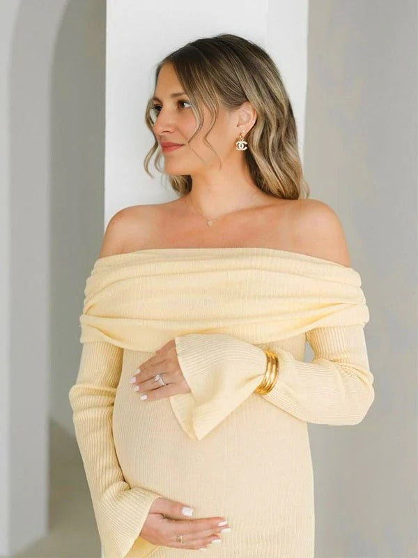 Zwangerschapsjurk met off-shoulder hals en gekreukt effect