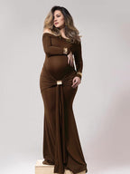 Zwangerschapsjurk met off-shoulder boothals en knoopdetail in koffie